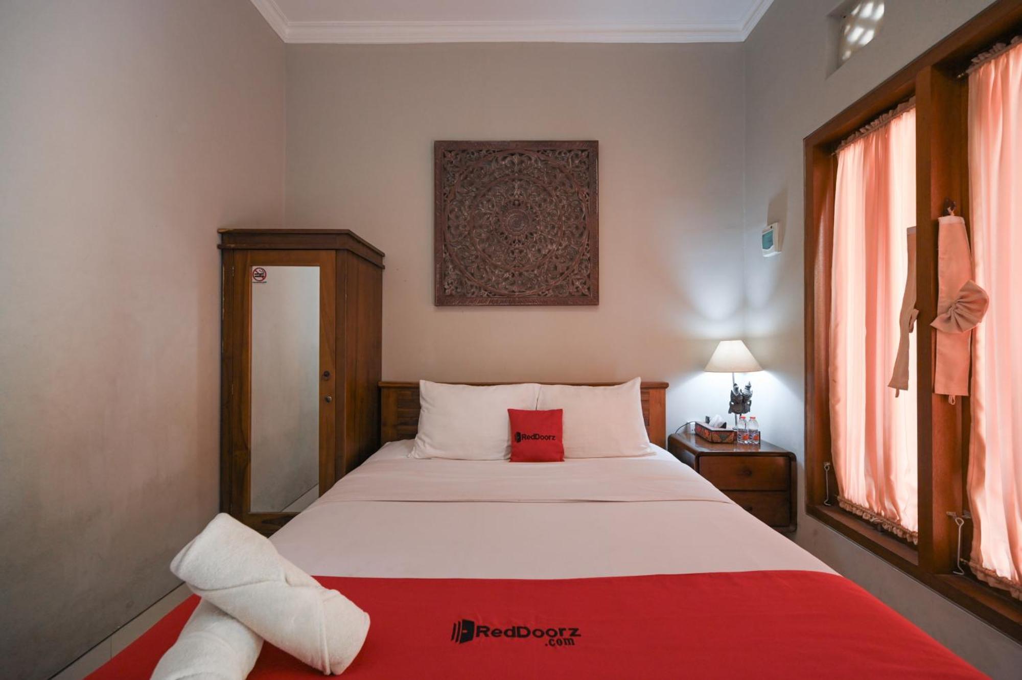 Reddoorz Near Mertasari Beach 2 Pesanggaran Exteriör bild